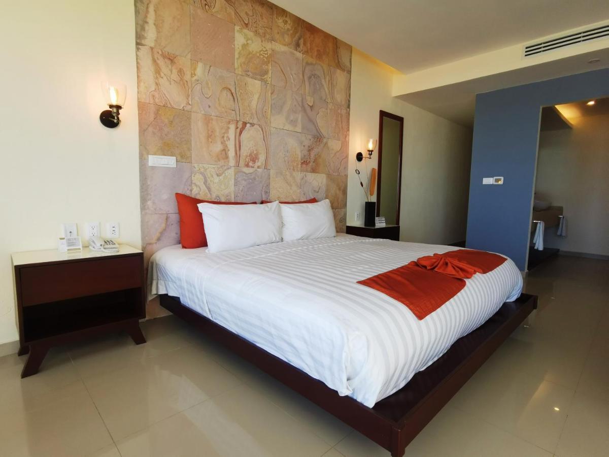Artisan Playa Esmeralda Family Beach Hotel Playa Chachalacas Exterior photo