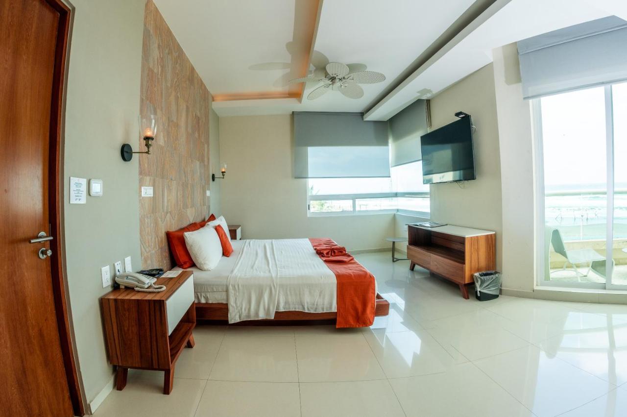 Artisan Playa Esmeralda Family Beach Hotel Playa Chachalacas Exterior photo