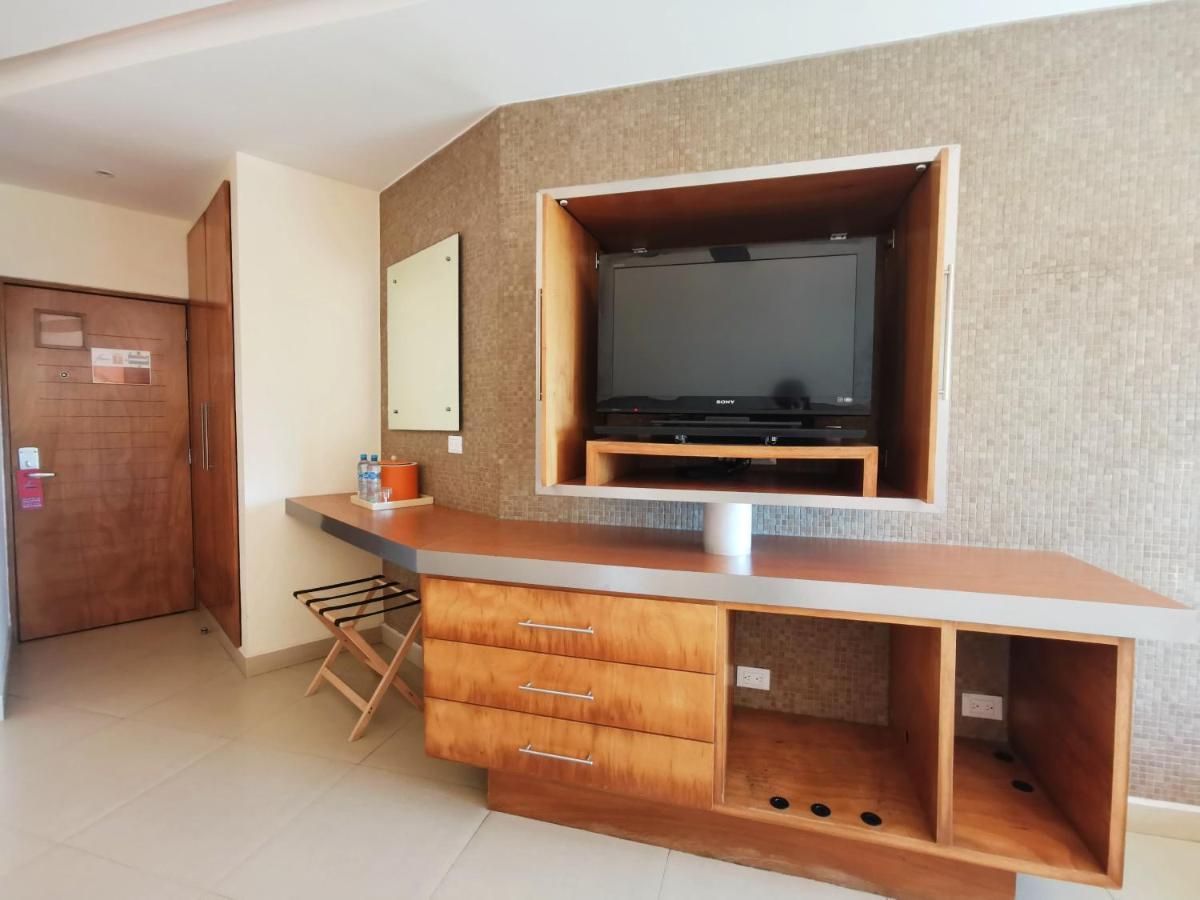 Artisan Playa Esmeralda Family Beach Hotel Playa Chachalacas Exterior photo
