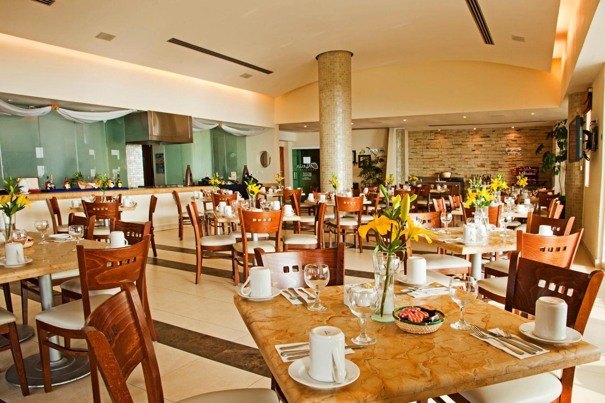 Artisan Playa Esmeralda Family Beach Hotel Playa Chachalacas Exterior photo